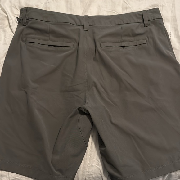 Lululemon Mens ABC Shorts 9 inch 36 Olive Green - Picture 4 of 5